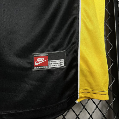 Borussia Dortmund 1998/1999 Away Shirt